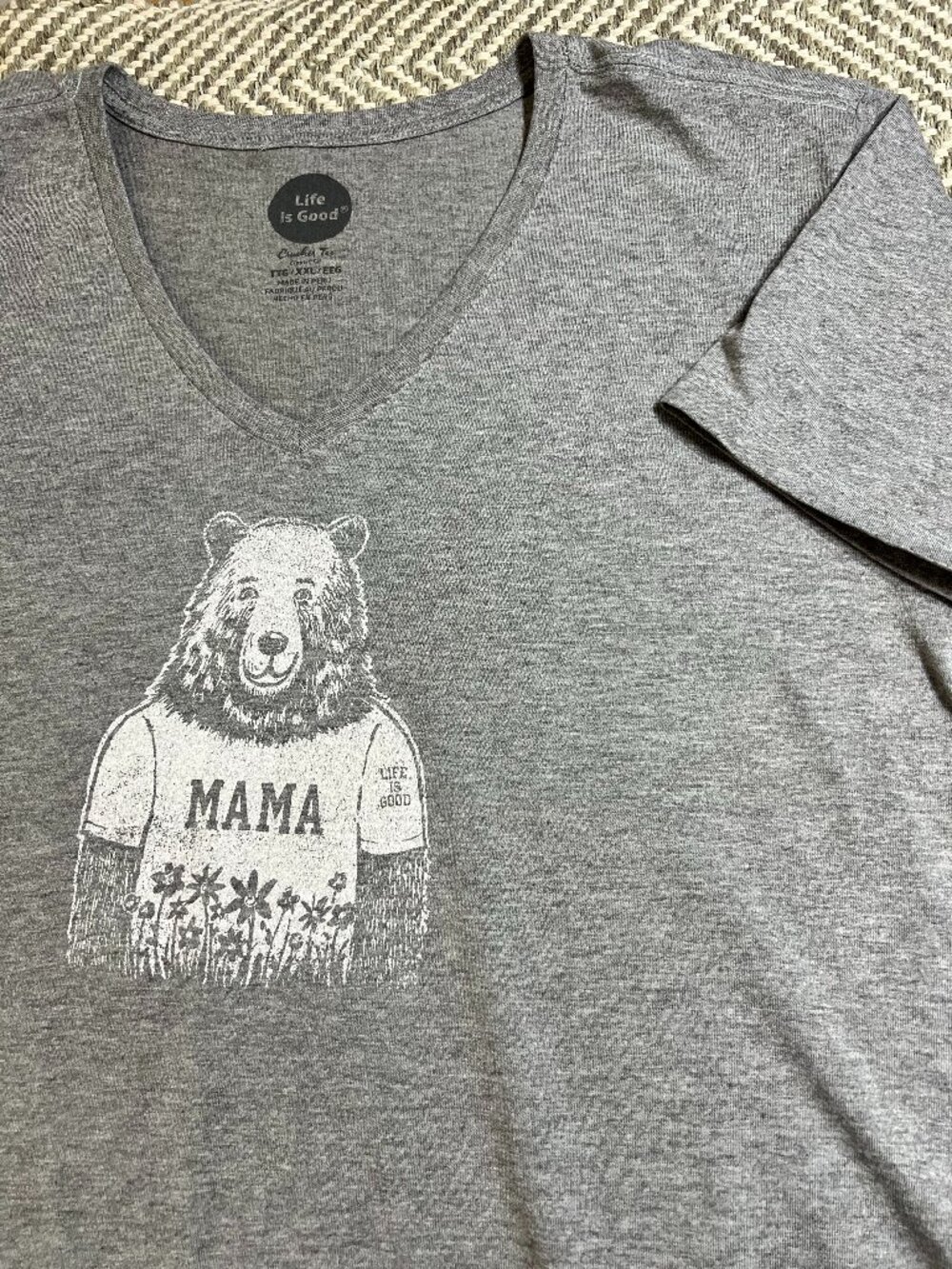 Life is Good Mama Bear Crusher Tee Women's XXL Gray V-Neck Short Sleeve T-Shirt